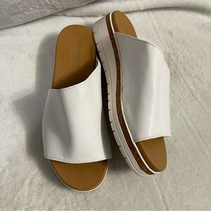 Adrienne Vittadini White Provence Platform Slides | Minimalist Sporty Sandal